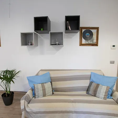 Civico 10 Apartman *